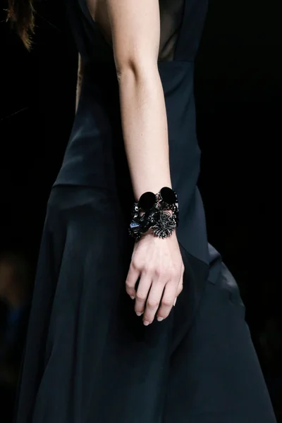 Look 15